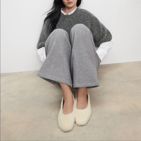Zara White Faux Fur Flats - Picture 1 of 5
